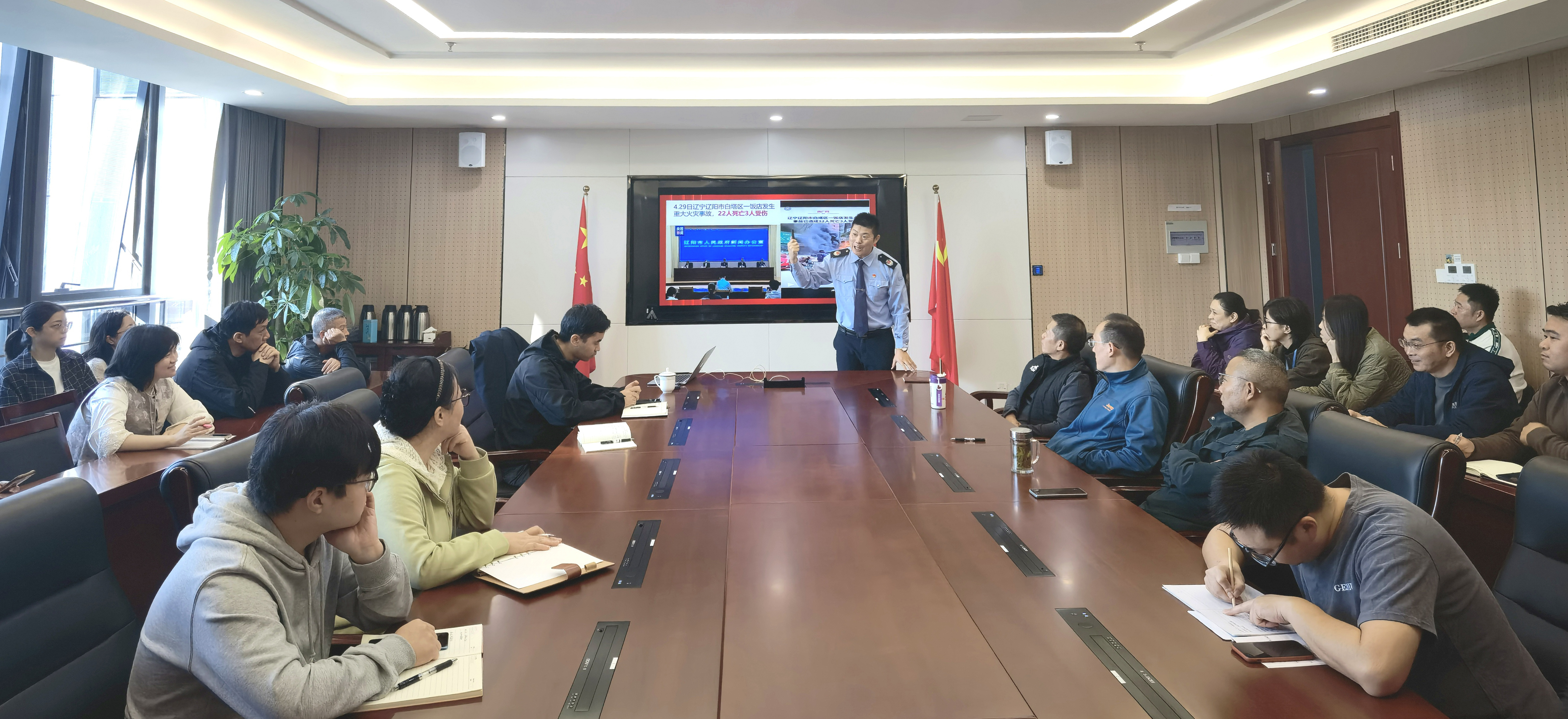 大队开展消防宣传月活动